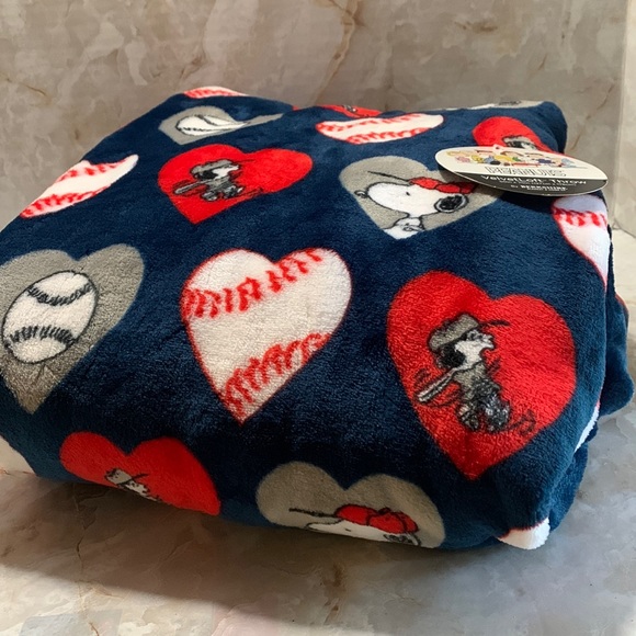 Peanuts: baseball themed VelvetLoft throw blanket by Berkshire - Picture 1 of 4